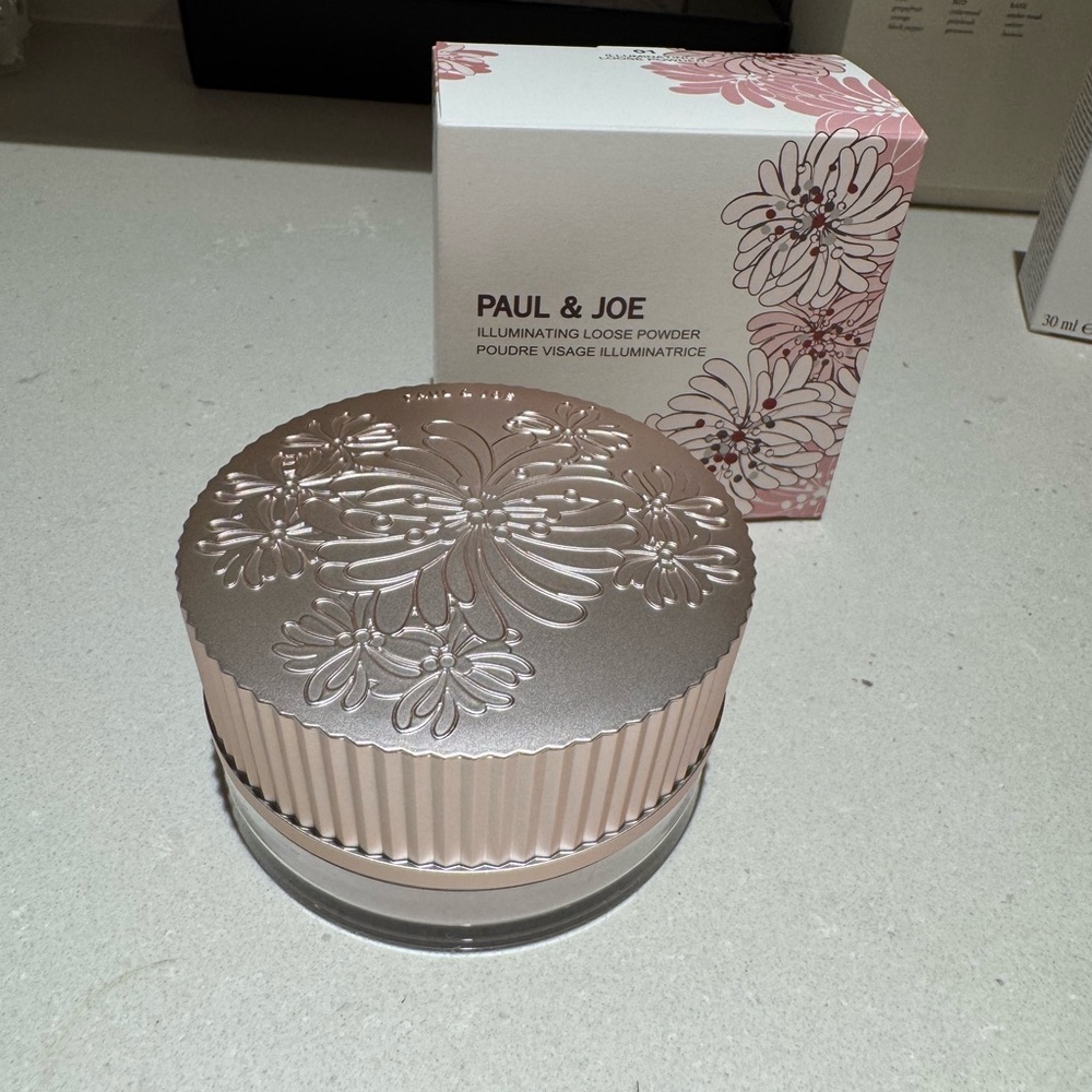 Paul & Joe Illuminating Loose Powder